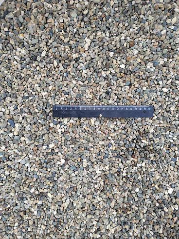 Kamenclub.ru: Галька речная окат (серая) фр.5-10 мм купить  в Новосибирске галька речная серая, серый, темно-серый, светло-серый, коричневый речная окатанная галька декоративная ландшатфная 5000 руб/т   фото КАМЕНЬ КЛУБ
