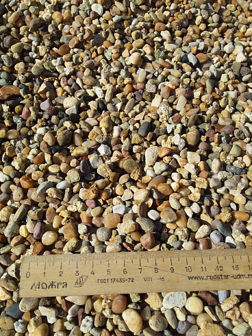 Kamenclub.ru: Галька окат (серо-желтая) фр.5-10 мм. купить  в Новосибирске галька речная рыжий, желтый, рыжий, серо-желтый речная окатанная галька декоративная 5000 руб/т   фото КАМЕНЬ КЛУБ