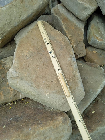 Kamenclub.ru: Песчаник для мощения дорожек, площадок, парковок ( фр 5-10 см)  купить в Новосибирске песчаник  серый желтый коричневый рыжий песчаник оголтованный окатанный 6500 руб/т   фото КАМЕНЬ КЛУБ