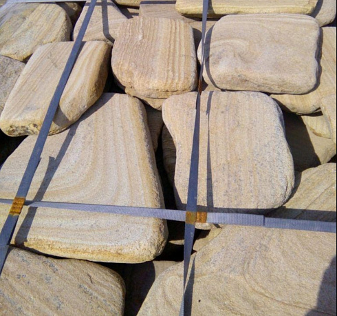 Kamenclub.ru: Песчаник пластушка галтованный желтый с рисунком (3 см)  купить в Новосибирске плитняк - пластушка желтый песчаник 21000 руб/м3   фото КАМЕНЬ КЛУБ