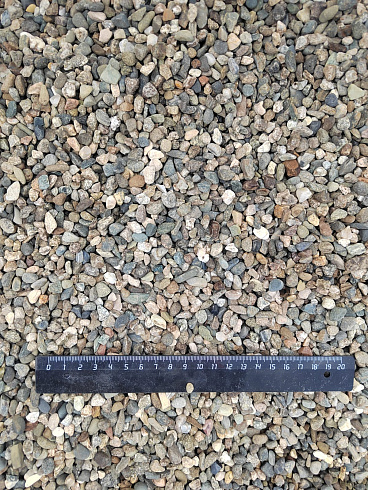 Kamenclub.ru: Галька речная окат (серая) фр.5-10 мм купить  в Новосибирске галька речная серая, серый, темно-серый, светло-серый, коричневый речная окатанная галька декоративная ландшатфная 5000 руб/т   фото КАМЕНЬ КЛУБ