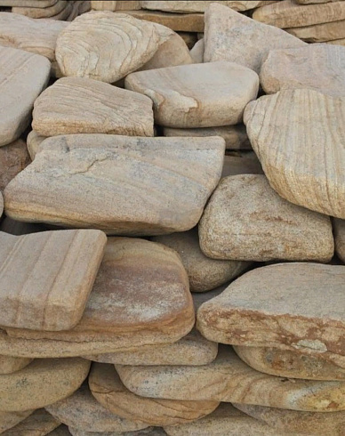 Kamenclub.ru: Песчаник пластушка галтованный желтый с рисунком (3 см)  купить в Новосибирске плитняк - пластушка желтый песчаник 21000 руб/м3   фото КАМЕНЬ КЛУБ