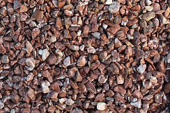 Kamenclub.ru: Мраморная крошка (щебень галтованный розовый) фр.40-70 мм.  купить в Новосибирске мрамор розовый, красный галтовка мраморная щебня 15000 руб/т   фото КАМЕНЬ КЛУБ