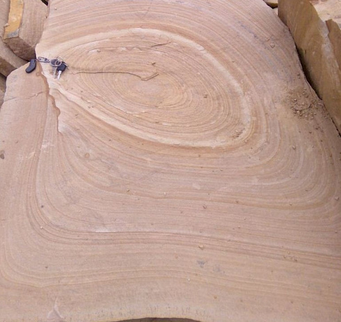 Kamenclub.ru: Форматный камень (плаха) пошаговая дорожка от 70-150 см (4 -12 см)  купить в Новосибирске плитняк  форматный плаха желтый песчаник 9 000 руб/т   фото КАМЕНЬ КЛУБ