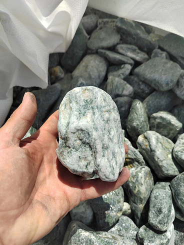 фото Галтованный жадеит (фр. 70-100 мм)  купить в Новосибирске в интернет-портале КАМЕНЬ КЛУБ