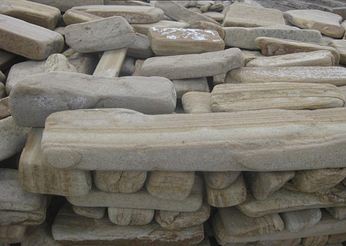 Kamenclub.ru: Песчаник пластушка галтованный желтый с рисунком (3 см)  купить в Новосибирске плитняк - пластушка желтый песчаник 21000 руб/м3   фото КАМЕНЬ КЛУБ