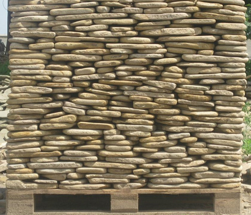 Kamenclub.ru: Песчаник пластушка галтованный желтый с рисунком (3 см)  купить в Новосибирске плитняк - пластушка желтый песчаник 21000 руб/м3   фото КАМЕНЬ КЛУБ