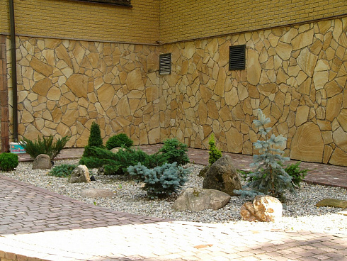 Kamenclub.ru: Песчаник пластушка желтый с разводом под дерево (2 см)  купить в Новосибирске плитняк желтый с разводами, желтый, рыжий, серый песчаник пластушка рваная ландшафтная 11 000 руб/м3   фото КАМЕНЬ КЛУБ