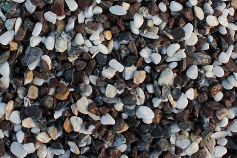 Kamenclub.ru: Мраморная крошка (щебень галтованный микс:: серый-зеленый-розовый) фр.10-20 мм.  купить в Новосибирске мрамор серый, зеленый, розовый щебень окатанный округлый декоративный ландшафтный 15500 руб/т   фото КАМЕНЬ КЛУБ