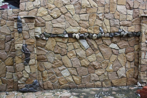 Kamenclub.ru: Песчаник колотый для облицовки (фр. 2-3 см)  купить в Новосибирске песчаник бежевый серый рыжий песчаник строительный 5000 руб/т   фото КАМЕНЬ КЛУБ