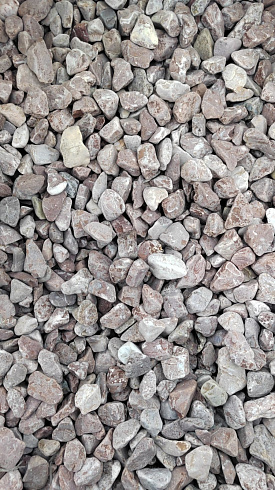 Kamenclub.ru: Мраморная крошка (щебень галтованный розовый) фр.20-40 мм.  купить в Новосибирске мрамор розовый, красный оголтованный округлый щебень  15000 руб/т   фото КАМЕНЬ КЛУБ