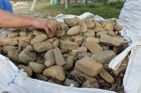 Kamenclub.ru: Песчаник брусчатка  купить в Новосибирске    5 500 руб/т   фото КАМЕНЬ КЛУБ