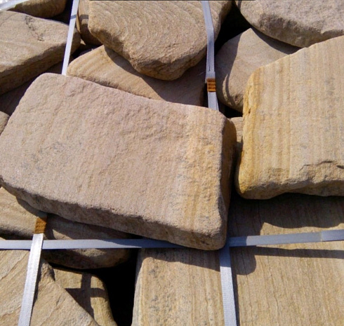 Kamenclub.ru: Песчаник пластушка галтованный желтый с рисунком (3 см)  купить в Новосибирске плитняк - пластушка желтый песчаник 21000 руб/м3   фото КАМЕНЬ КЛУБ