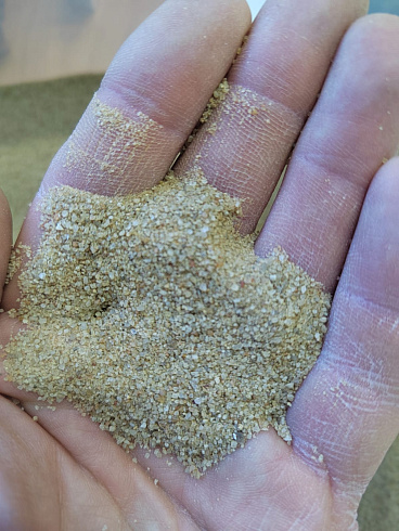 Кварцевый песок для площадок фр. 0,16-0,63 мм.  купить в Новосибирске фото Камень Клуб