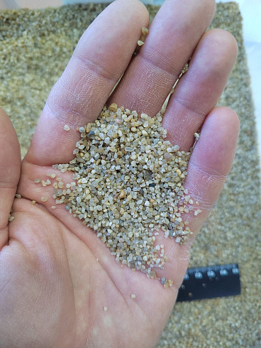 Кварцевый песок для площадок фр. 0,8 - 2 мм.  купить в Новосибирске фото Камень Клуб