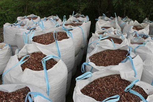 Kamenclub.ru: Мраморная крошка (щебень крошка розовый) фр. 20-40 мм.  купить в Новосибирске мрамор розовый, красный мраморная крошка декоративная 11000 руб/т   фото КАМЕНЬ КЛУБ