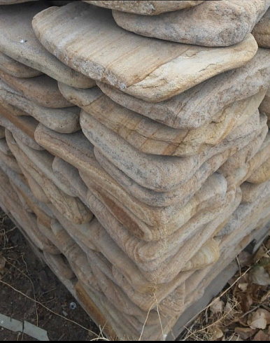 Kamenclub.ru: Песчаник пластушка галтованный желтый с рисунком (3 см)  купить в Новосибирске плитняк - пластушка желтый песчаник 21000 руб/м3   фото КАМЕНЬ КЛУБ