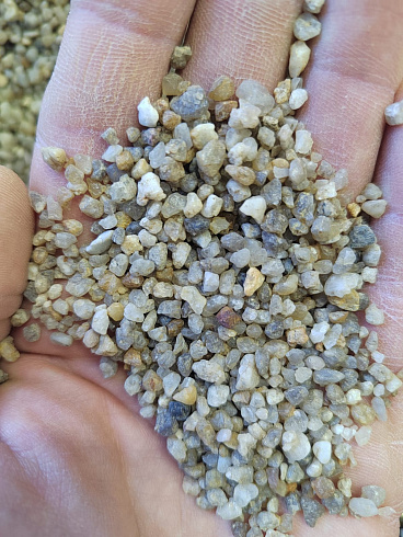 Кварцевый песок сухой фракцинированный фр. 1,6-4 мм.  купить в Новосибирске фото Камень Клуб