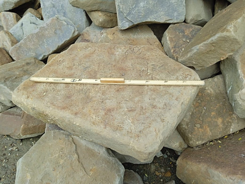 Kamenclub.ru: Песчаник для мощения дорожек, площадок, парковок ( фр 5-10 см)  купить в Новосибирске песчаник  серый желтый коричневый рыжий песчаник оголтованный окатанный 6500 руб/т   фото КАМЕНЬ КЛУБ