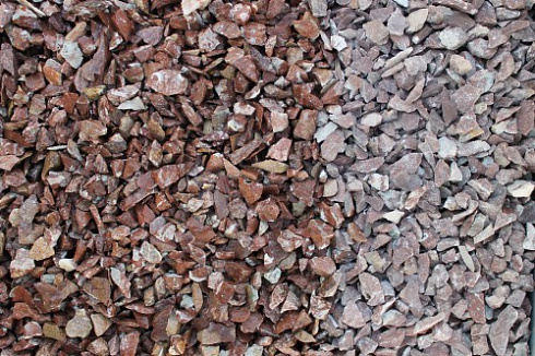 Kamenclub.ru: Мраморная крошка (щебень крошка розовый) фр. 10-20 мм.  купить в Новосибирске мрамор розовый, красный каменная декоративная крошка ландшафтная 11000 руб/т   фото КАМЕНЬ КЛУБ