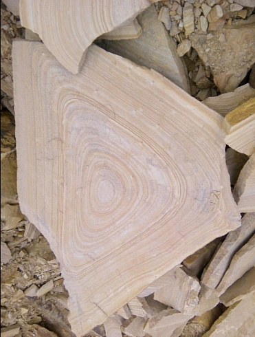 Kamenclub.ru: Форматный камень (плаха) пошаговая дорожка от 70-150 см (4 -12 см)  купить в Новосибирске плитняк  форматный плаха желтый песчаник 9 000 руб/т   фото КАМЕНЬ КЛУБ