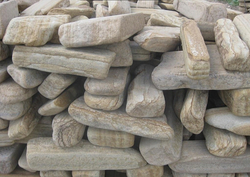 Kamenclub.ru: Песчаник пластушка галтованный желтый с рисунком (3 см)  купить в Новосибирске плитняк - пластушка желтый песчаник 21000 руб/м3   фото КАМЕНЬ КЛУБ