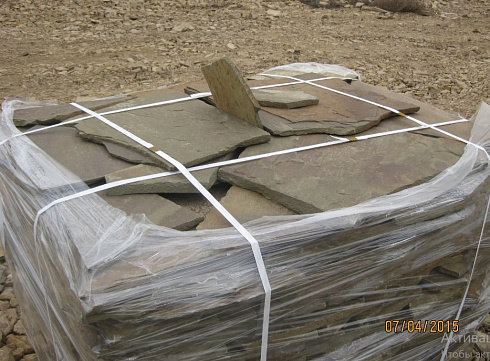 Kamenclub.ru: Песчаник пластушка серо-зеленый (1,5 см)  купить в Новосибирске плитняк - пластушка серо-зеленый, серый, зеленый пластушка рваная ландшафтная колотая 10200 руб/м3   фото КАМЕНЬ КЛУБ