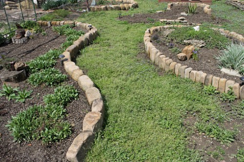 Kamenclub.ru: Песчаник для строительства и кладки блочный (фр 100-200 мм)  купить в Новосибирске песчаник бежевый серый рыжий валун мелкий для строительства песчаник 6500 руб/т   фото КАМЕНЬ КЛУБ