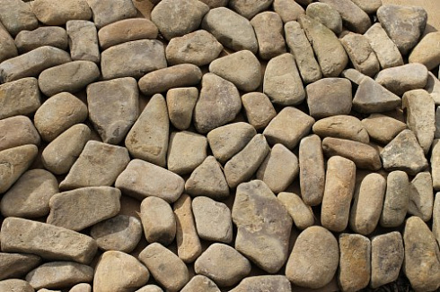 Kamenclub.ru: Песчаник брусчатка  купить в Новосибирске    5 500 руб/т   фото КАМЕНЬ КЛУБ