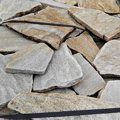 Kamenclub.ru: Песчаник пластушка галтованный желтый с рисунком (3 см)  купить в Новосибирске плитняк - пластушка желтый песчаник 21000 руб/м3   фото КАМЕНЬ КЛУБ